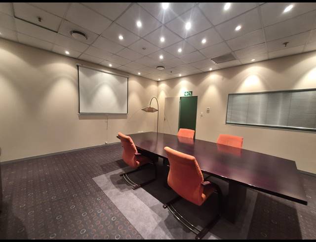 400M² OFFICE TO LET IN STEELEDALE